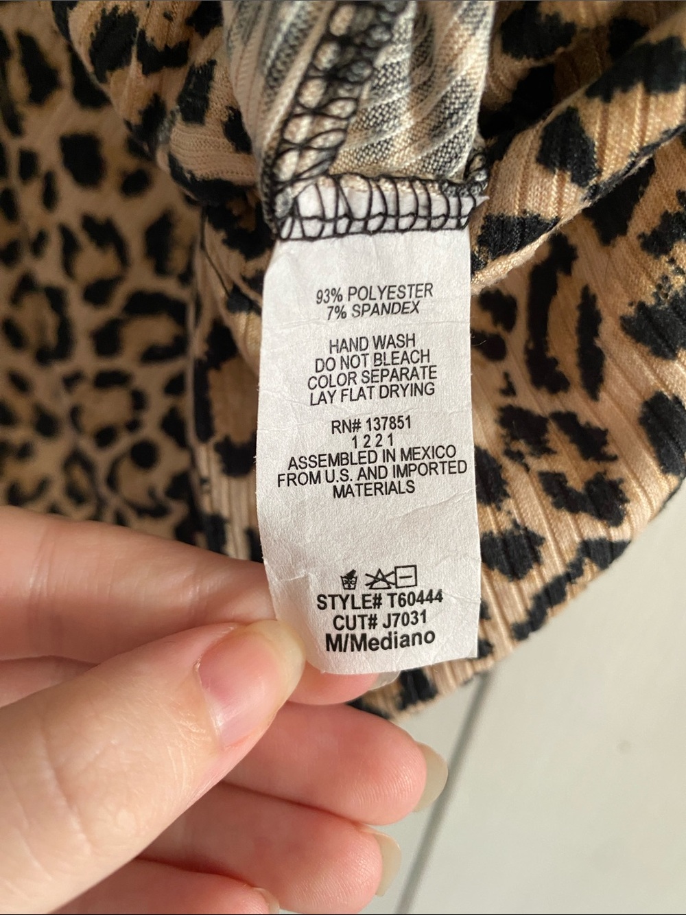 Leopard Print Crop Top - Picture 6 of 6